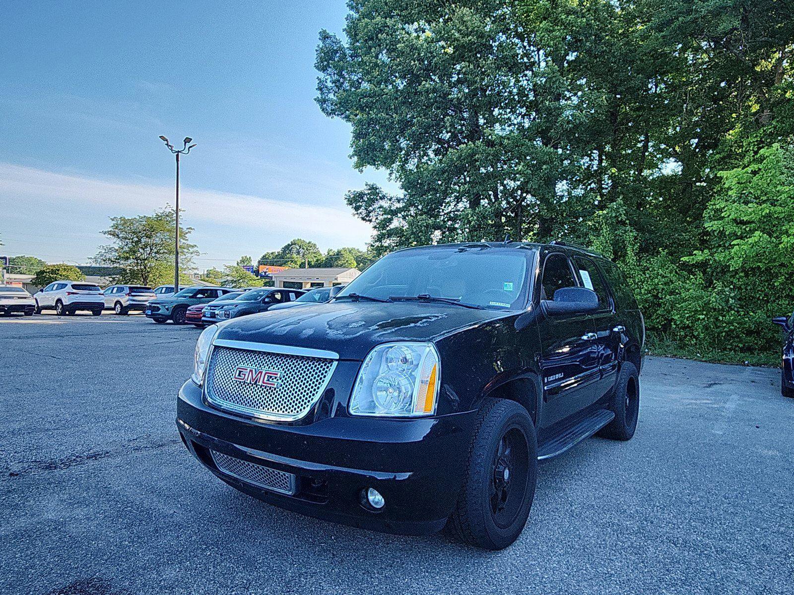 Used 2008 GMC Yukon Denali AWD/4WD video 1