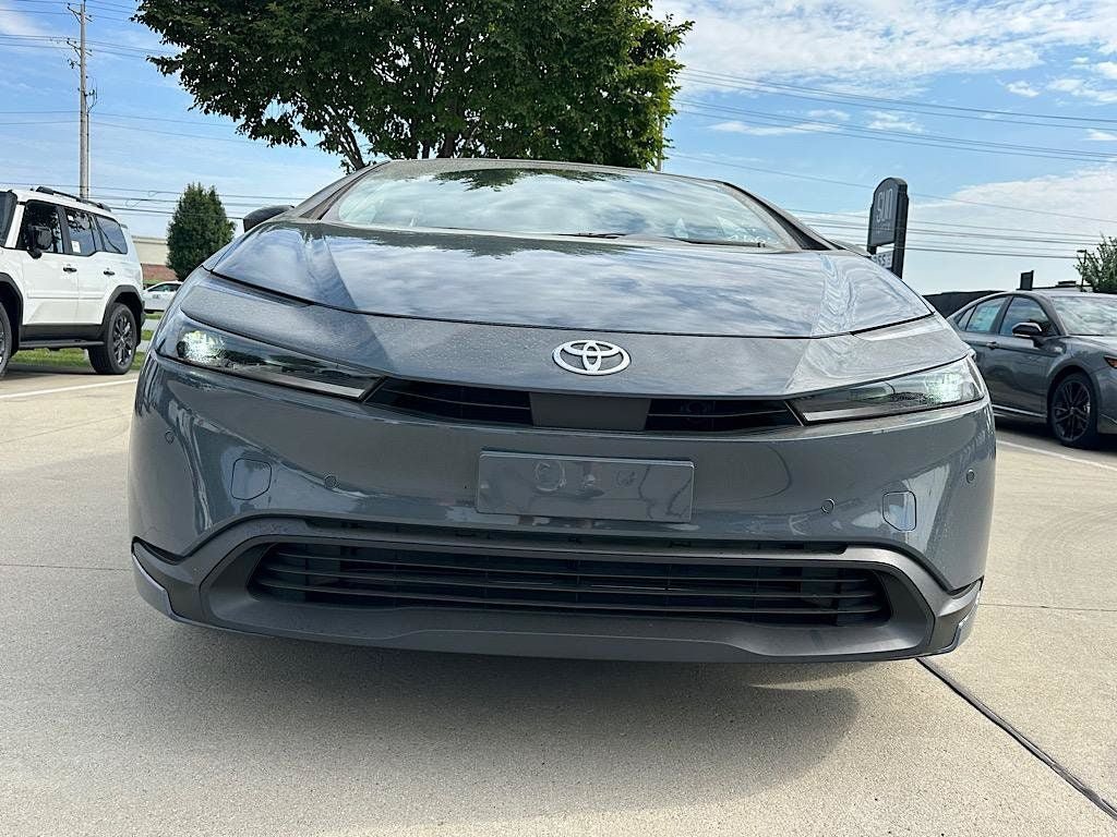 New 2027 Toyota Prius LE FWD image 6