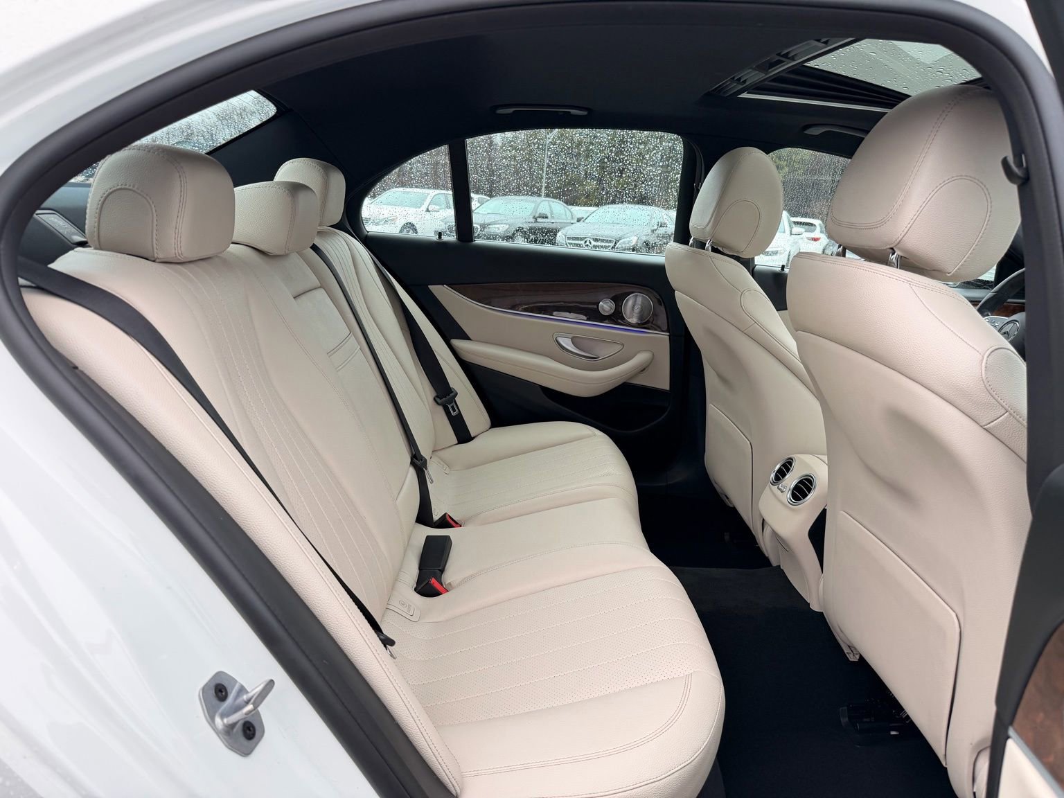 Used 2019 Mercedes-Benz E 300 4MATIC w/ Premium 1 Package image 16