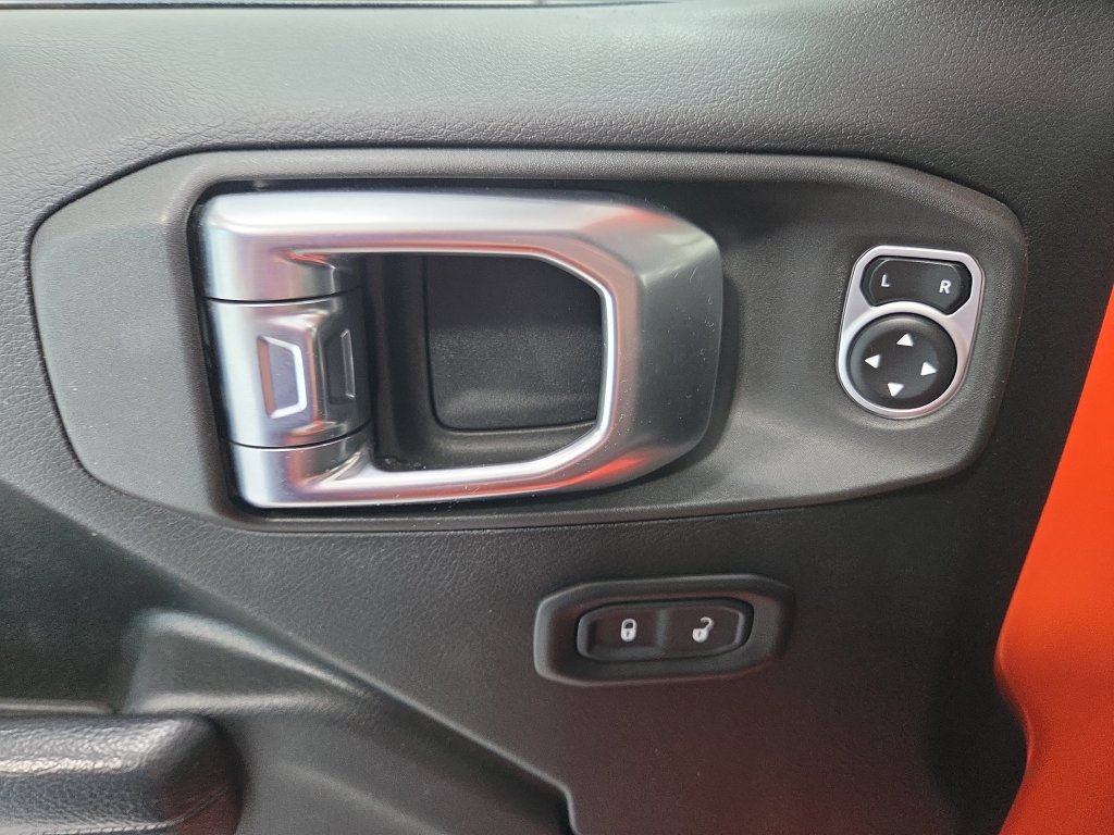 Used 2018 Jeep Wrangler Unlimited Sport S AWD/4WD image 28