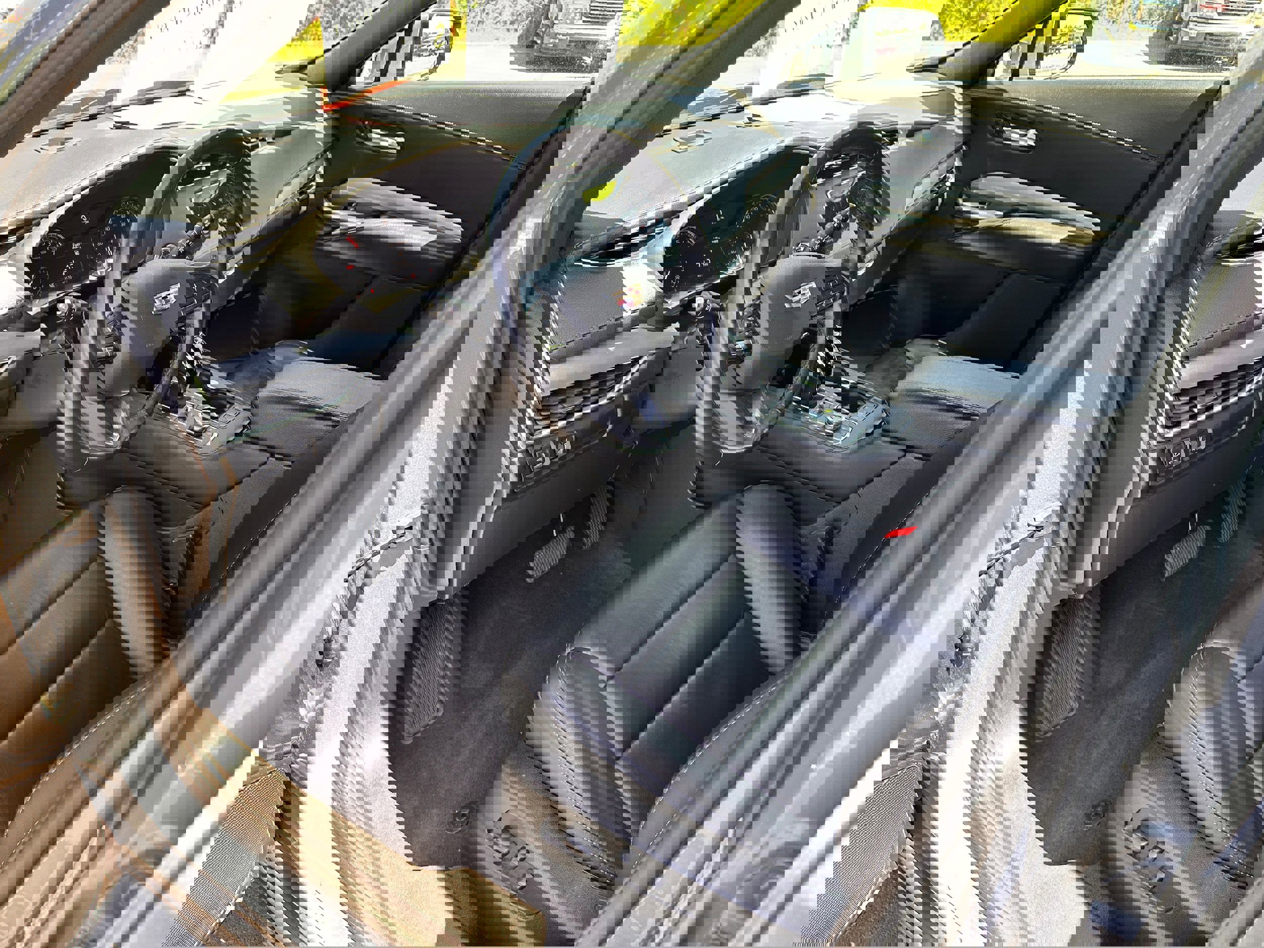 Used 2023 Cadillac XT4 Premium Luxury image 11