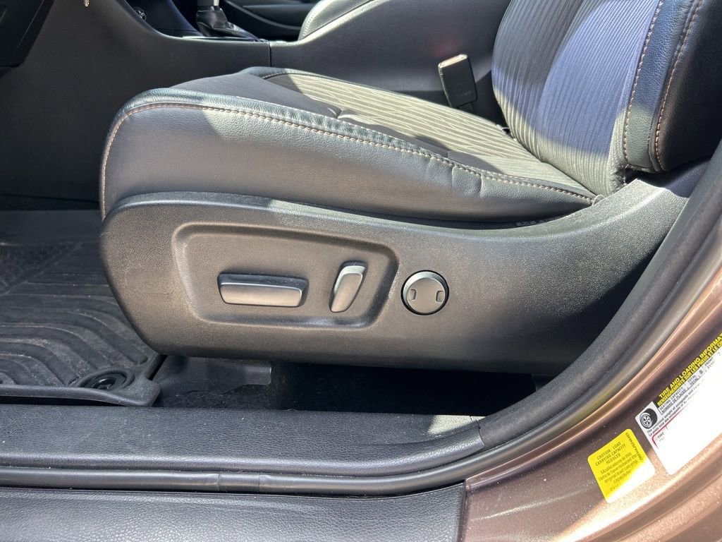 Used 2018 Toyota Highlander Plus FWD image 17