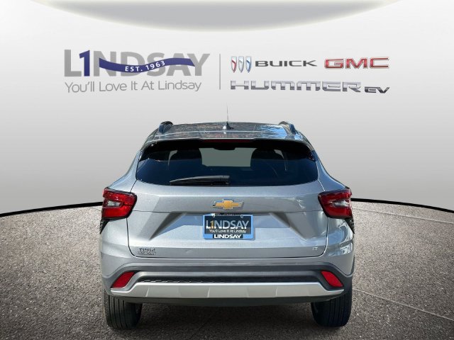 Used 2026 Chevrolet Trax LT FWD image 4