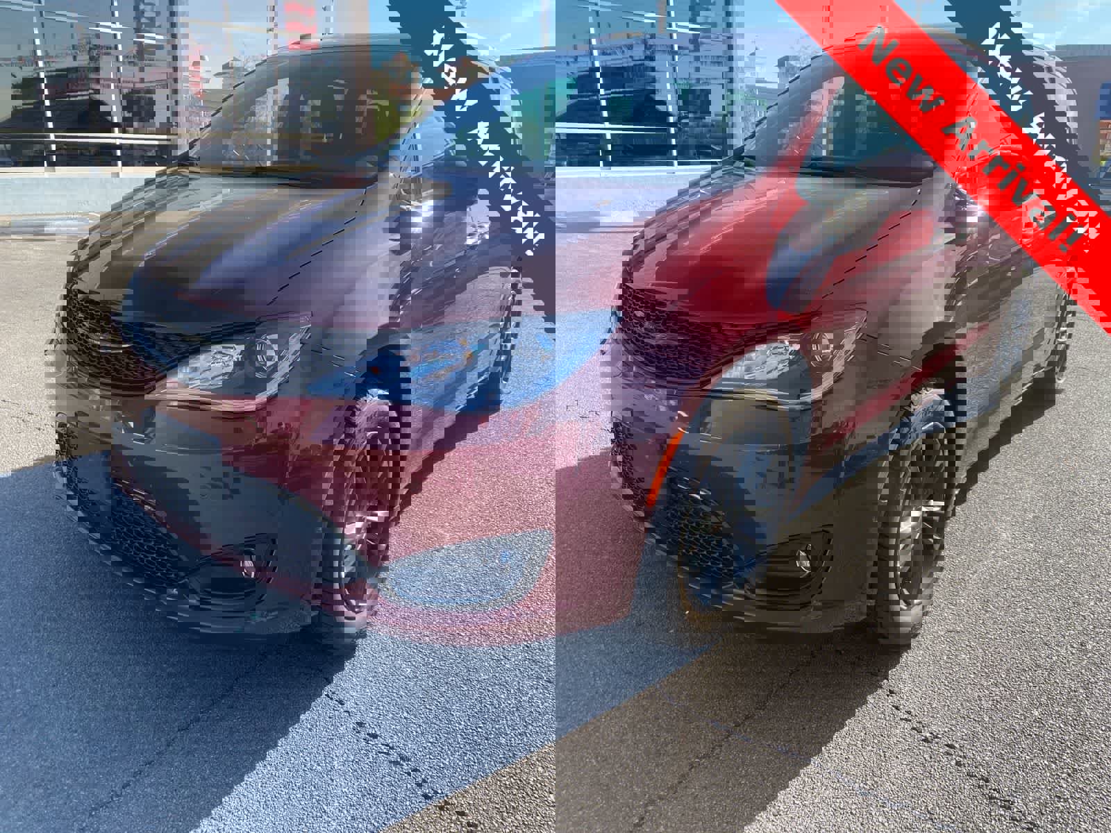 Used 2020 Chrysler Pacifica Touring-L image 1