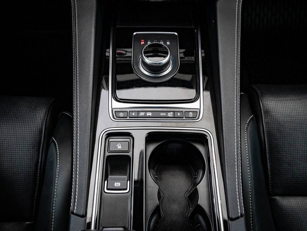 Used 2020 Jaguar F-PACE S image 36