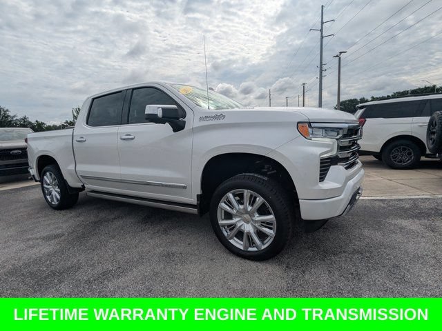 Used 2023 Chevrolet Silverado 1500 High Country w/ High Country Premium Package AWD/4WD image 3