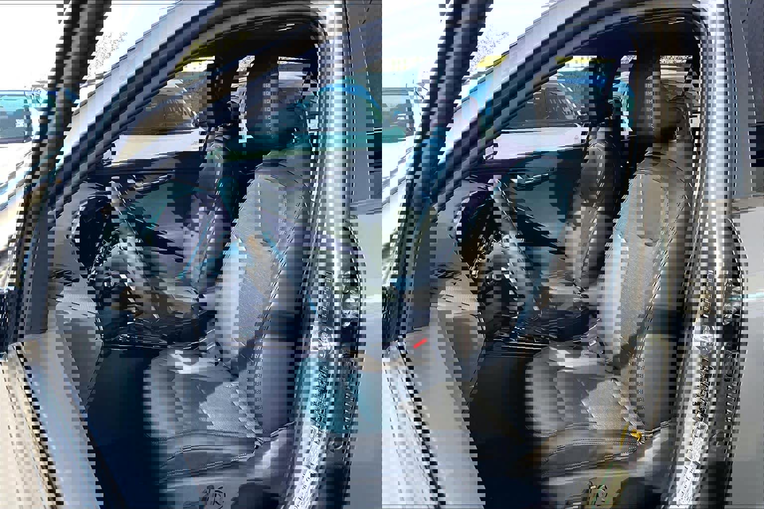 Used 2023 Kia Niro SX image 8