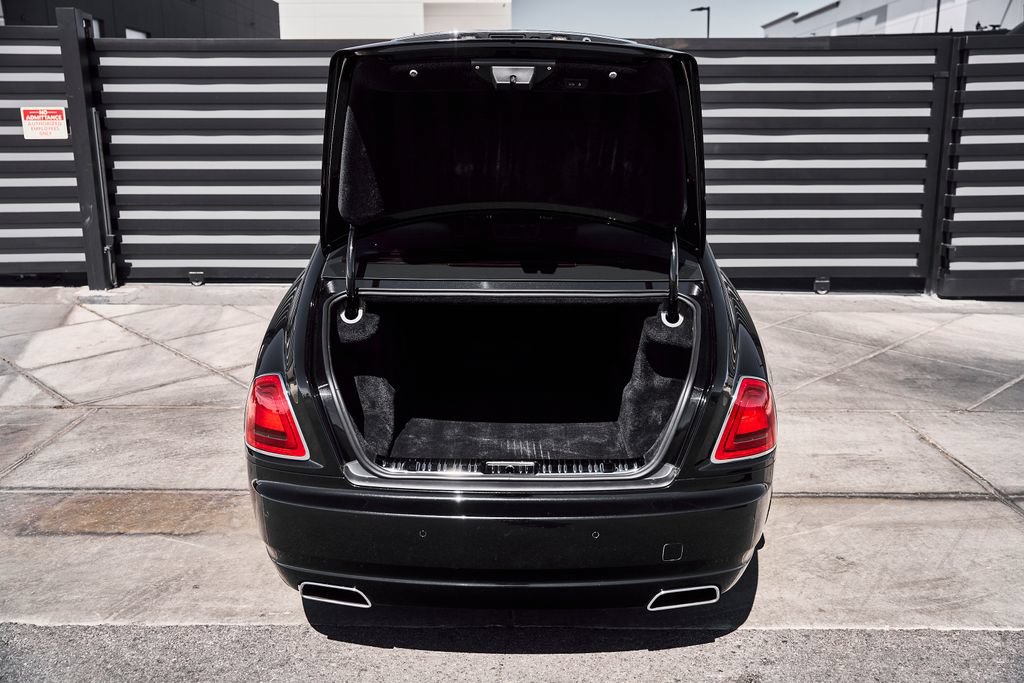 Used 2014 Rolls-Royce Ghost RWD image 18