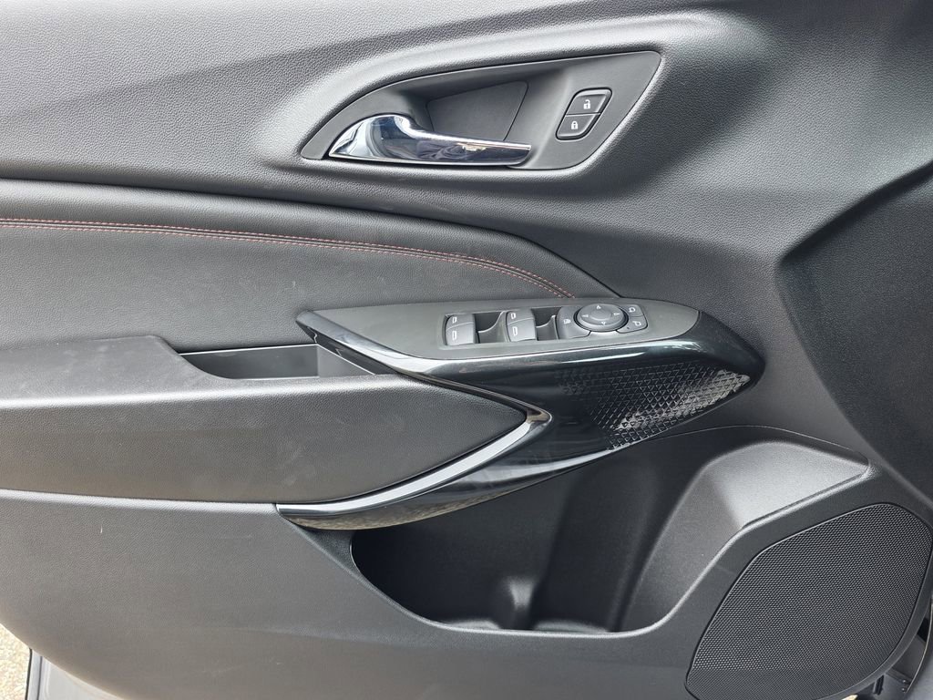 New 2026 Chevrolet Trax RS w/ Sunroof Package FWD image 28