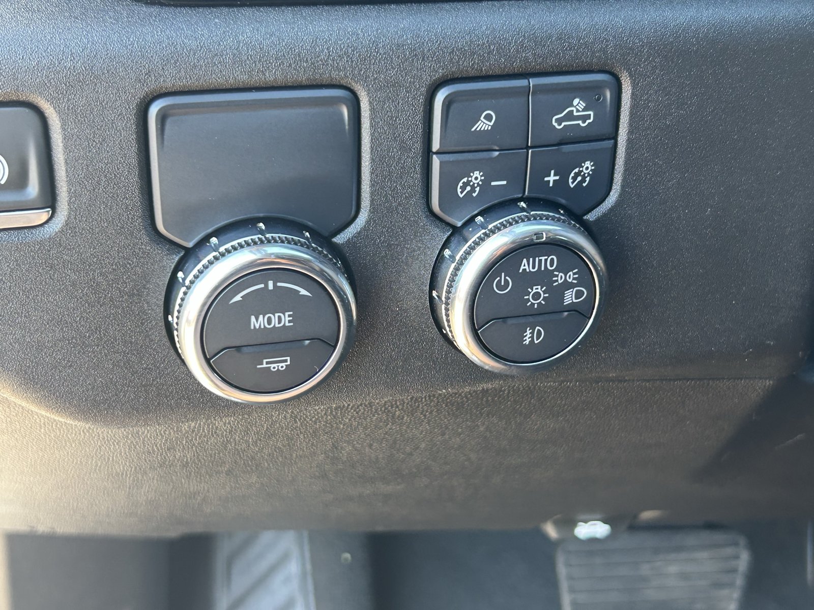 Certified 2025 GMC Sierra 1500 SLT RWD image 31