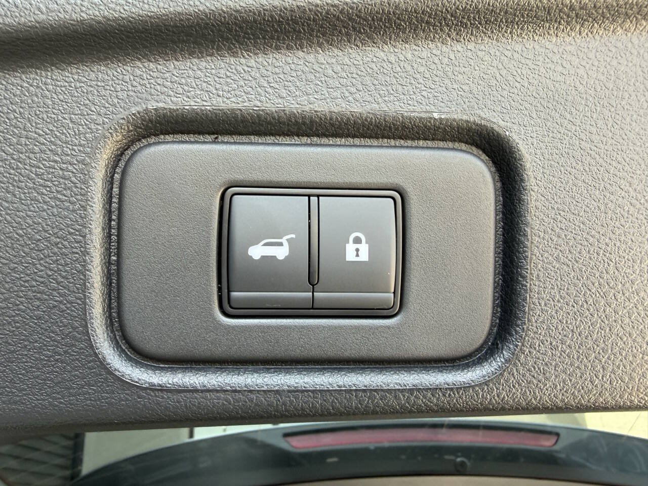 Used 2025 Nissan Pathfinder Rock Creek AWD/4WD image 32