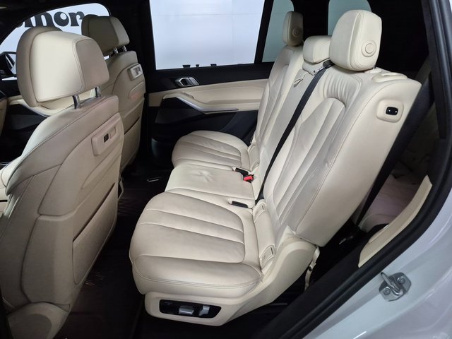 Used 2022 BMW X7 M50i image 23
