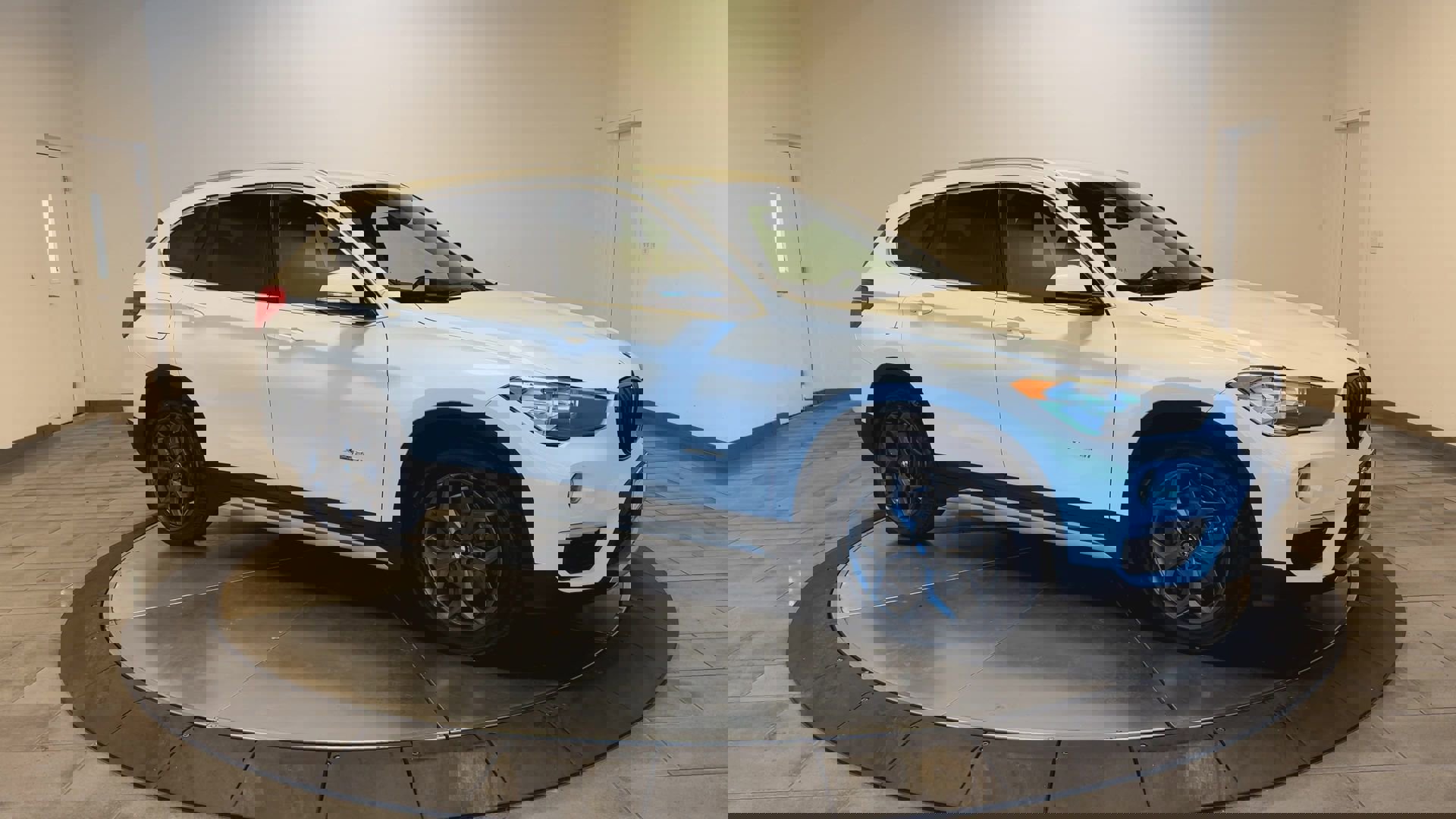 Used 2016 BMW X1 xDrive28i image 2