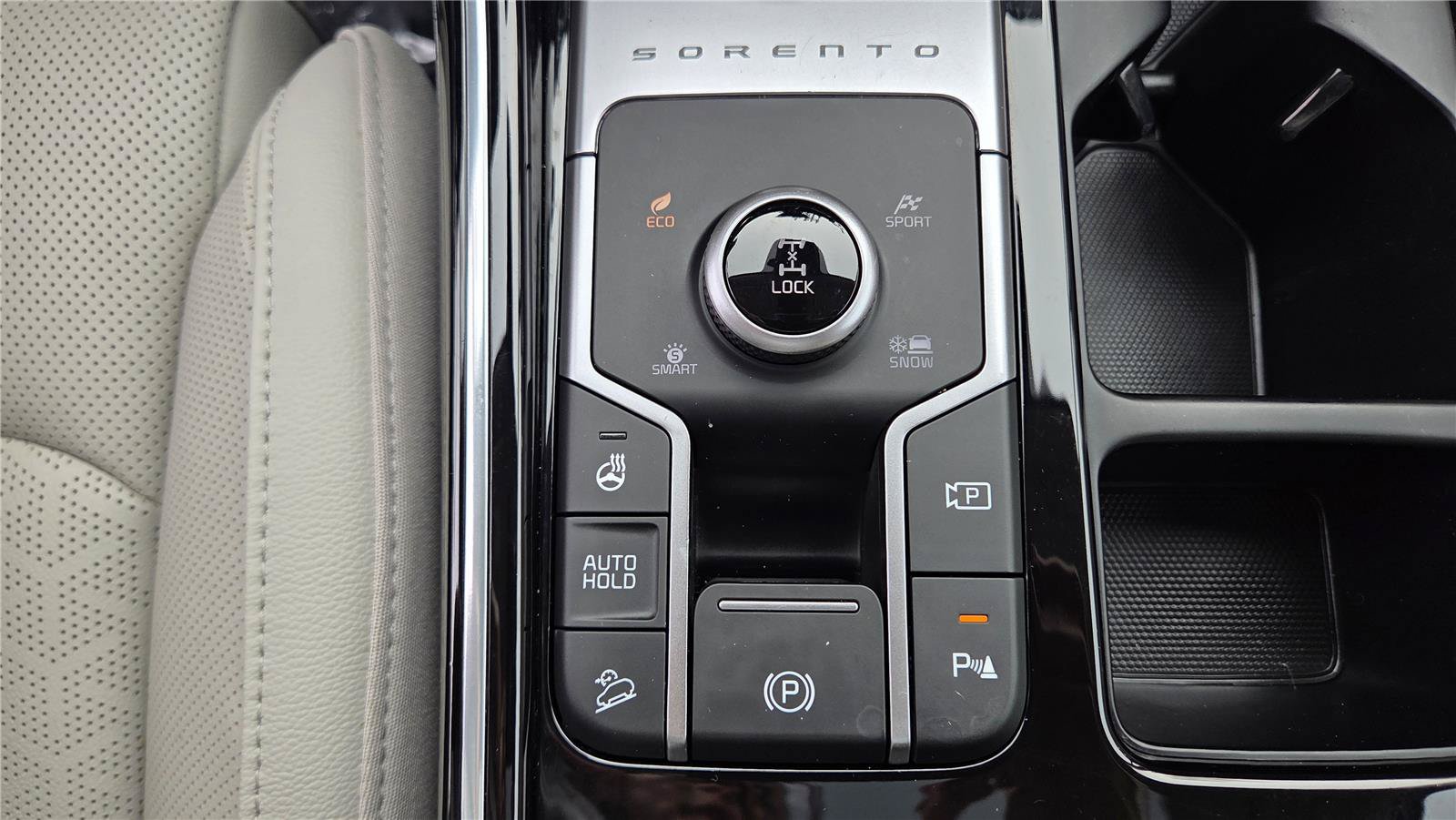 Certified 2023 Kia Sorento SX Prestige w/ Panoramic Sunroof Package AWD/4WD image 25