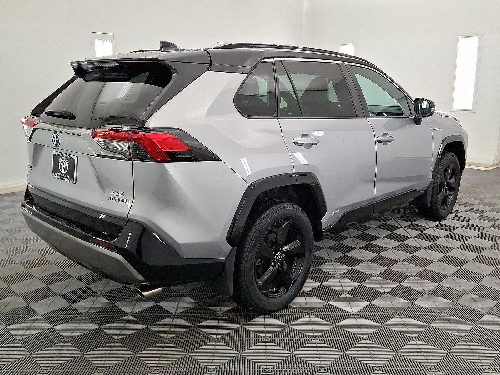 Used 2021 Toyota RAV4 XSE AWD/4WD image 17