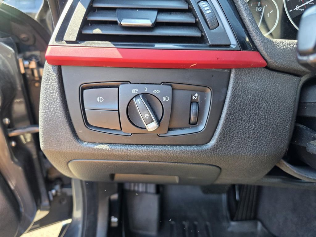 Used 2014 BMW 428i xDrive Convertible image 12