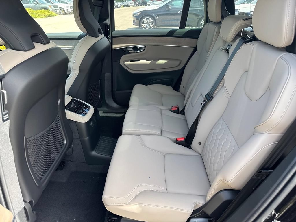 New 2026 Volvo XC90 T8 Plus w/ Protection Package Premier AWD/4WD image 9