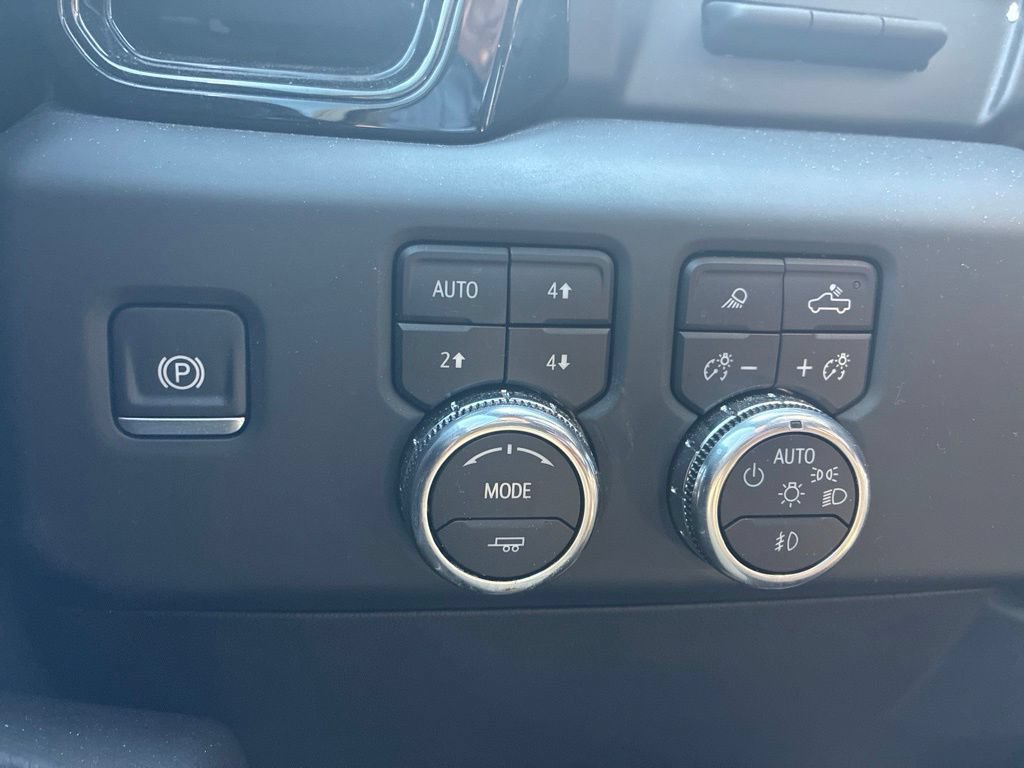 Used 2025 GMC Sierra 1500 AT4X AWD/4WD image 9