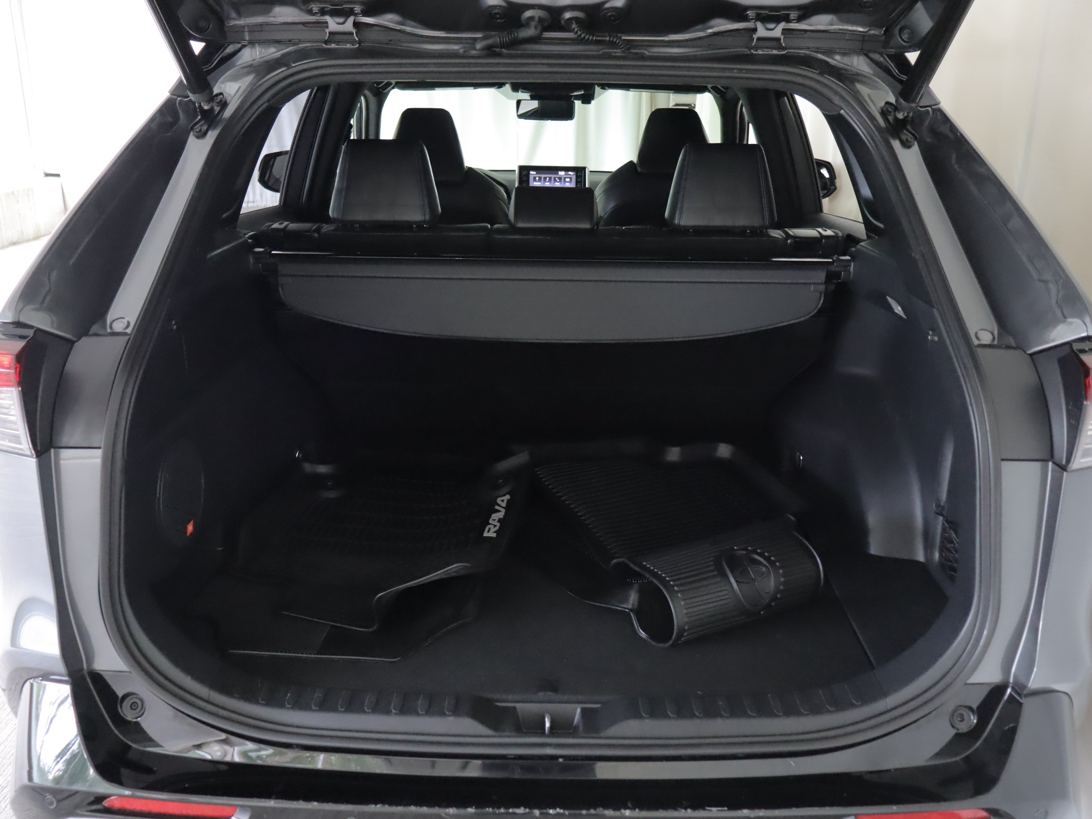 Used 2019 Toyota RAV4 XSE AWD/4WD image 23