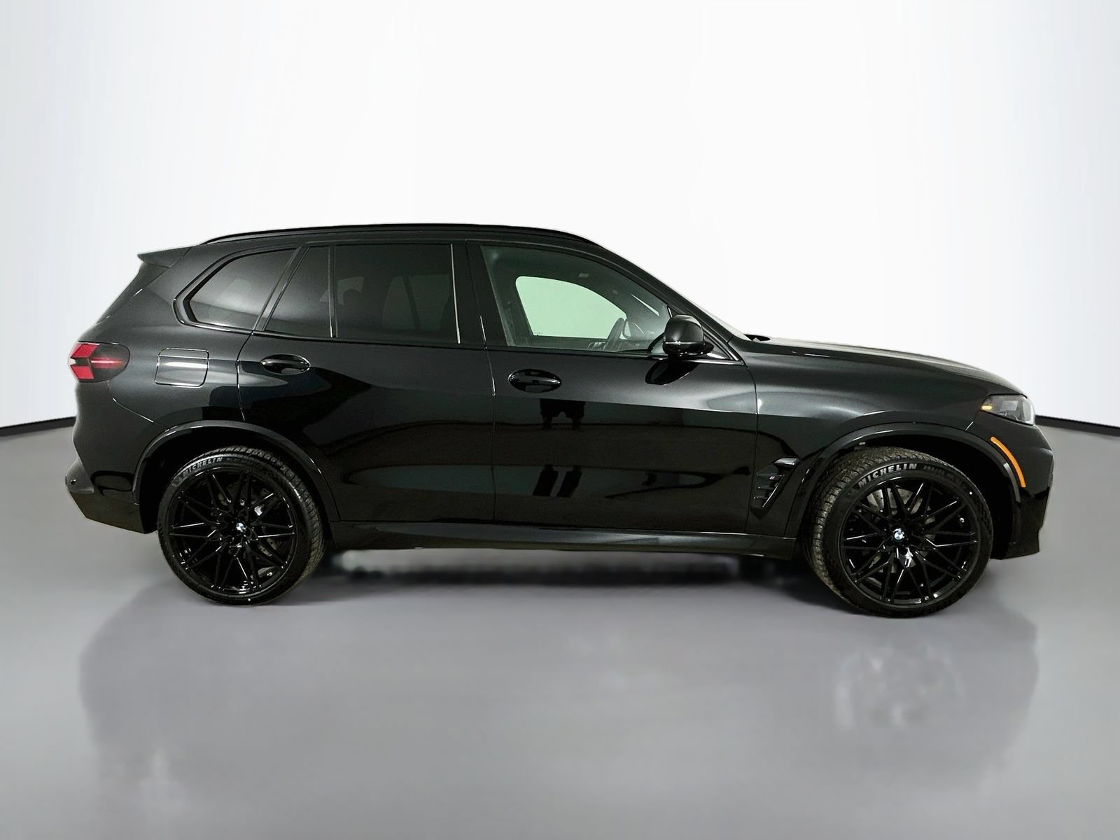 New 2026 BMW X5 M Competition w/ Executive Package AWD/4WD image 4