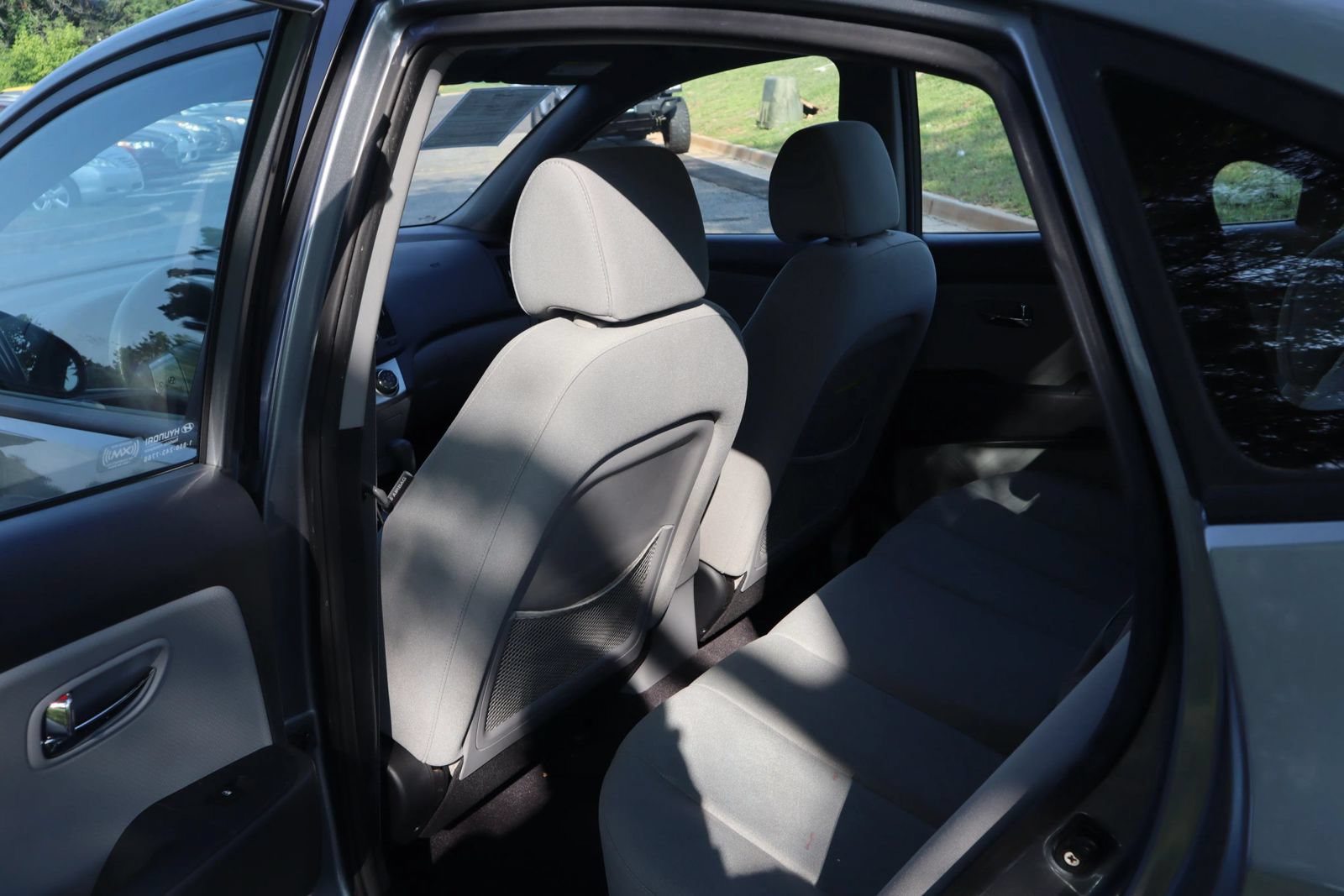 Used 2010 Hyundai Elantra GLS FWD image 10