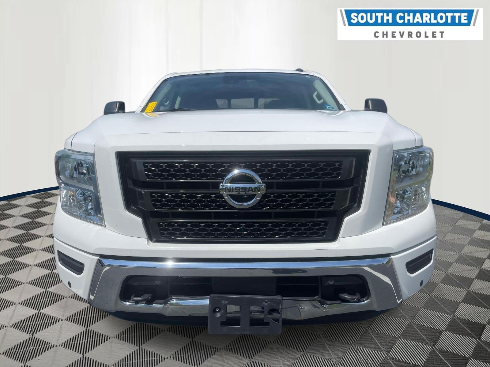 Used 2020 Nissan Titan SV w/ SV Convenience Package AWD/4WD image 2