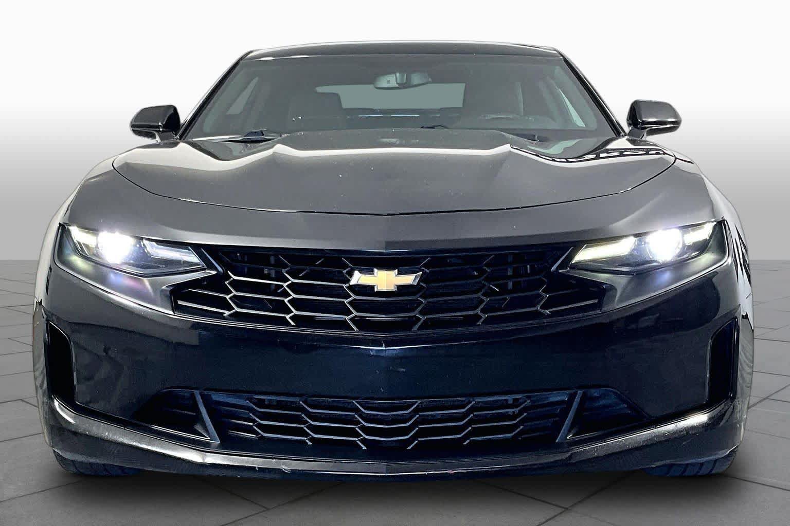 Used 2019 Chevrolet Camaro LT RWD image 4