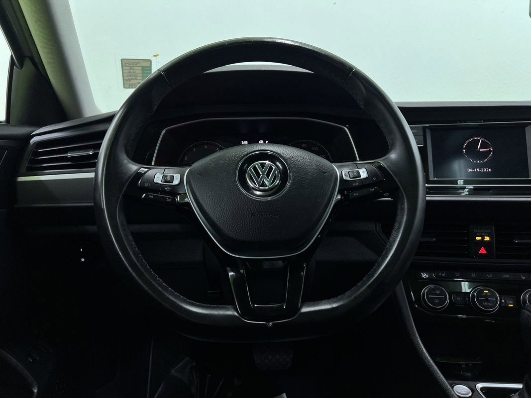 Used 2019 Volkswagen Jetta SE w/ Cold Weather Package FWD image 19