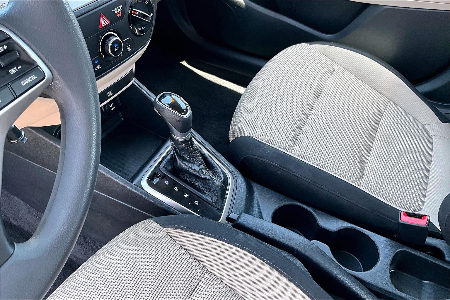 Used 2022 Hyundai Accent SE w/ Cargo Package FWD image 13