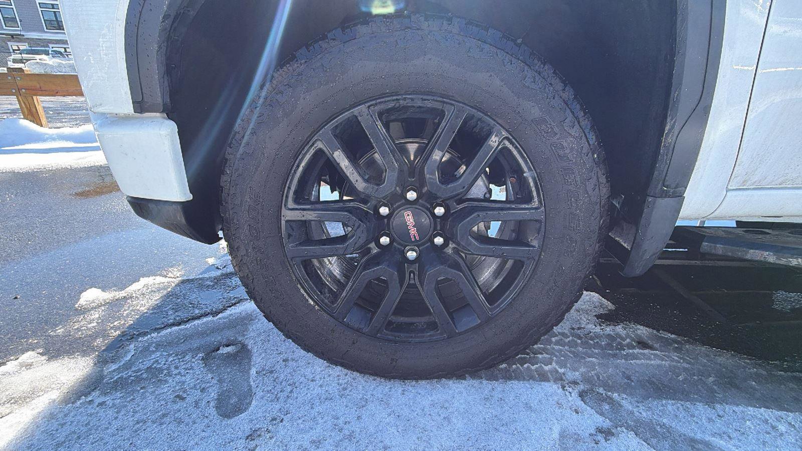 Certified 2025 GMC Sierra 1500 AT4 w/ Technology Package image 9