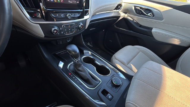 Used 2023 Chevrolet Traverse LT w/ LT Premium Package FWD image 14