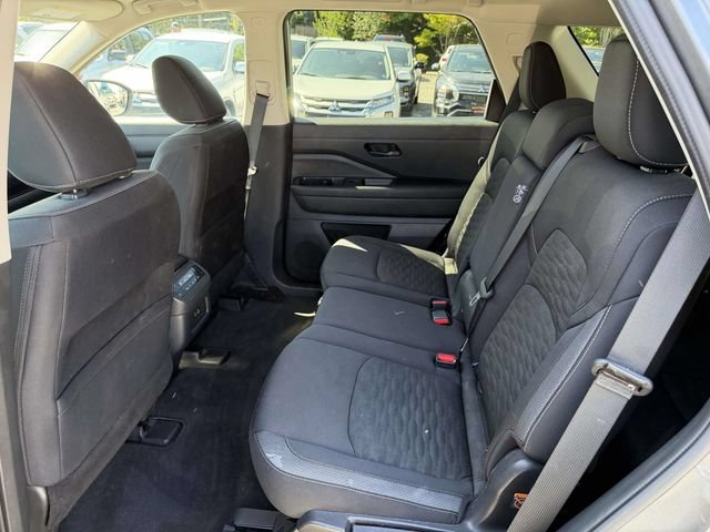 Used 2025 Nissan Pathfinder SV FWD image 15