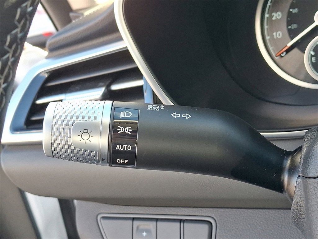 Used 2024 Genesis G70 2.5T image 27