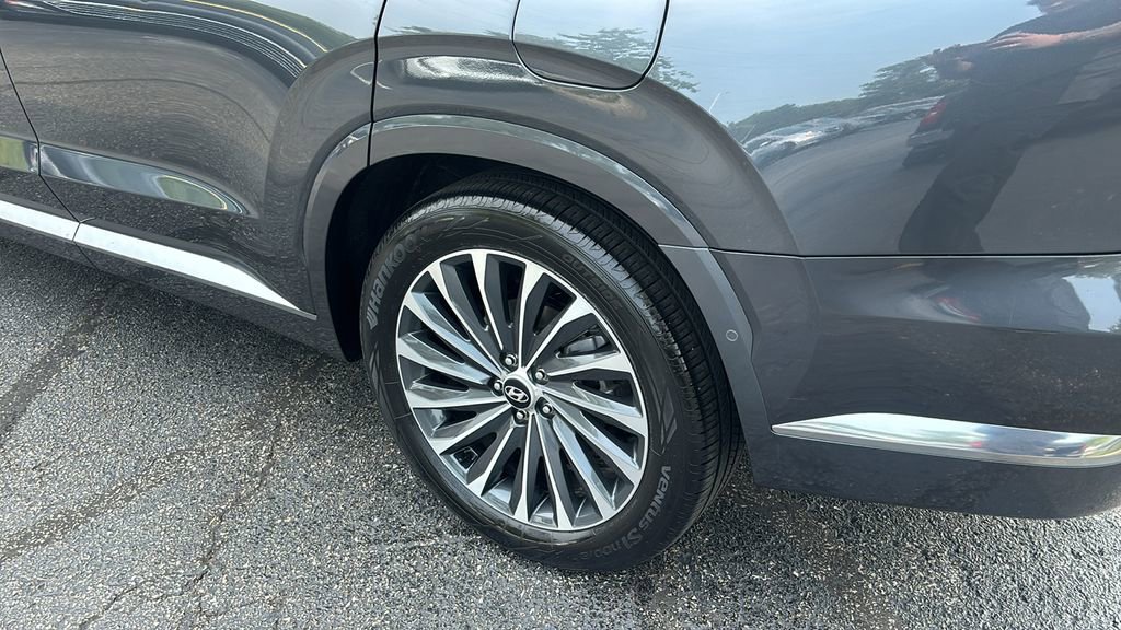 Used 2024 Hyundai Palisade Calligraphy image 9