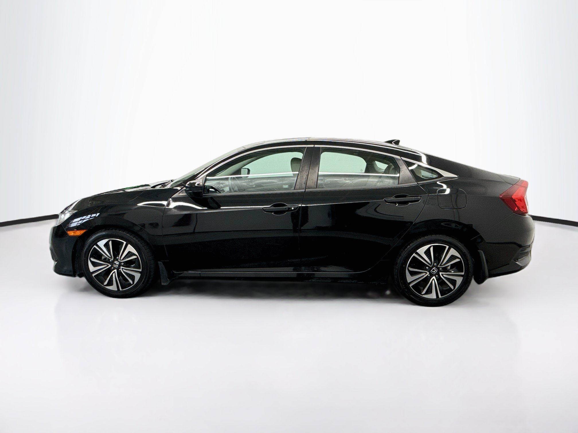 Used 2016 Honda Civic EX-L image 4