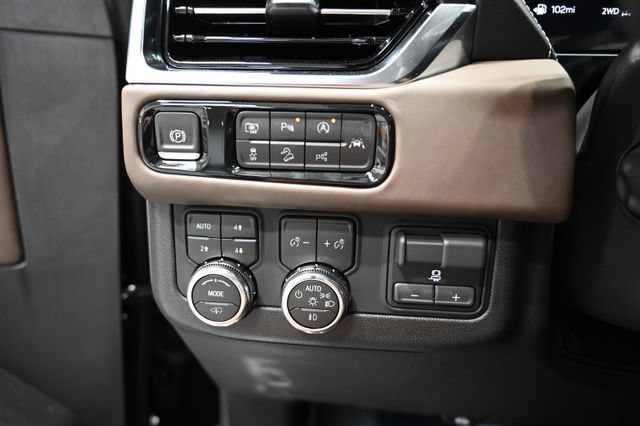 New 2026 GMC Yukon XL Denali Ultimate w/ LPO, Floor Liner Package AWD/4WD image 17