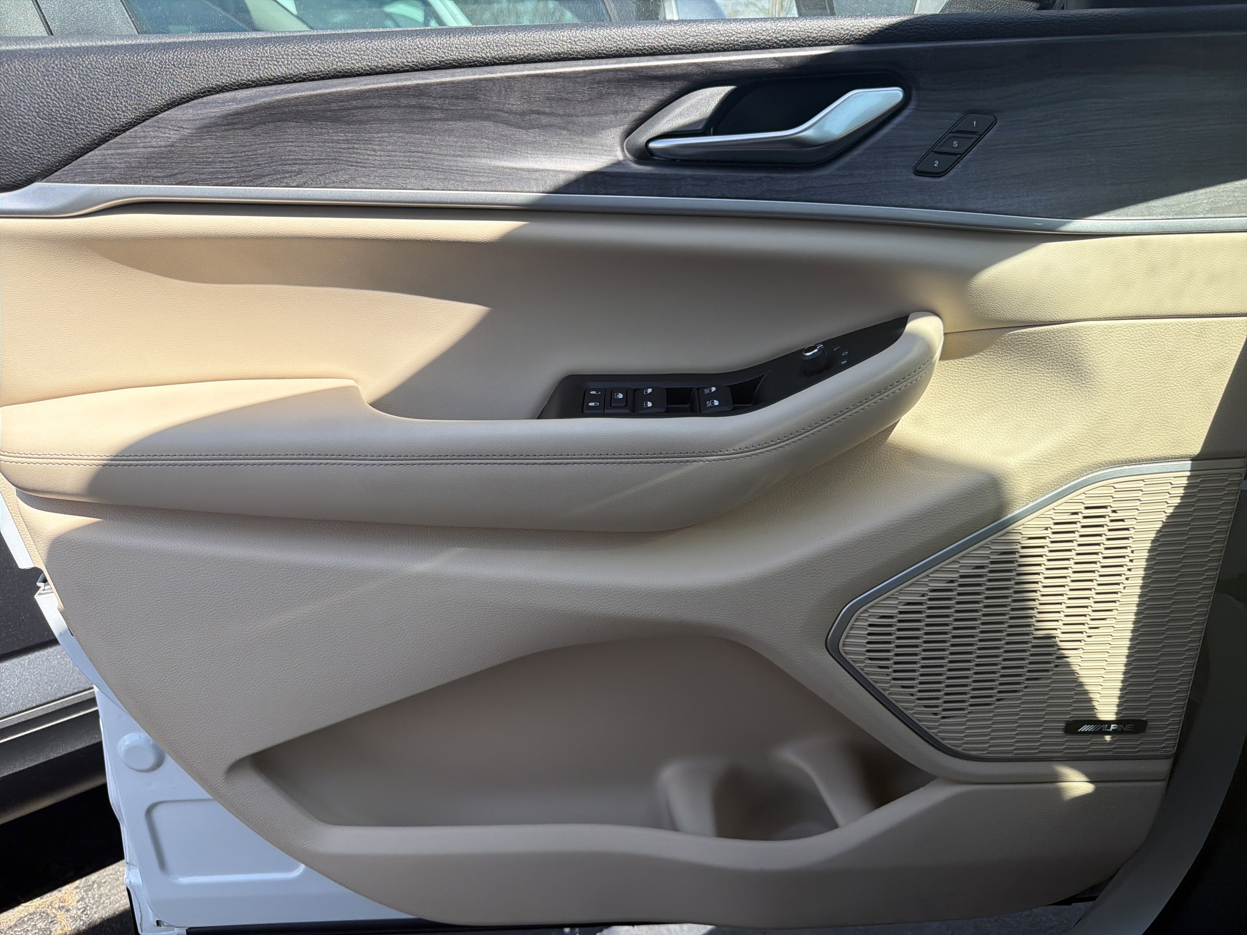 Certified 2022 Jeep Grand Cherokee Limited 4xe w/ Luxury Tech Group II AWD/4WD image 34