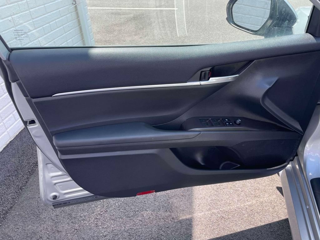 Used 2023 Toyota Camry LE AWD/4WD image 16