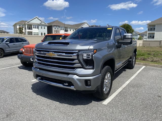 Used 2024 Chevrolet Silverado 2500 High Country w/ High Country Premium Package AWD/4WD image 11