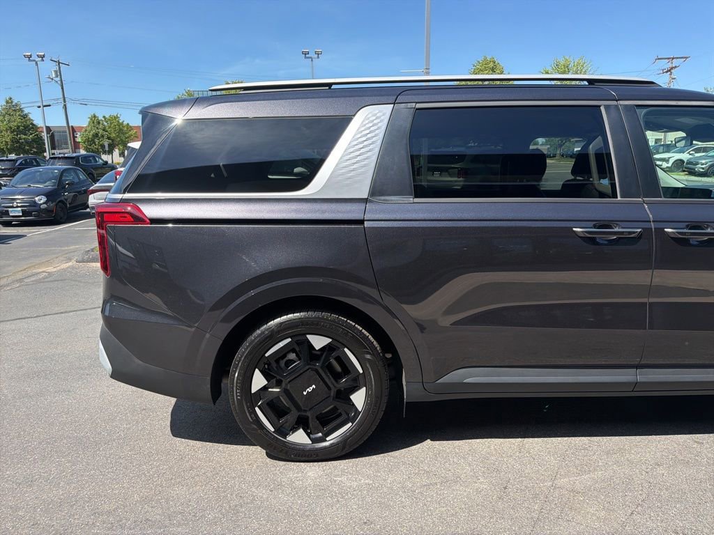 Used 2025 Kia Carnival EX FWD image 7