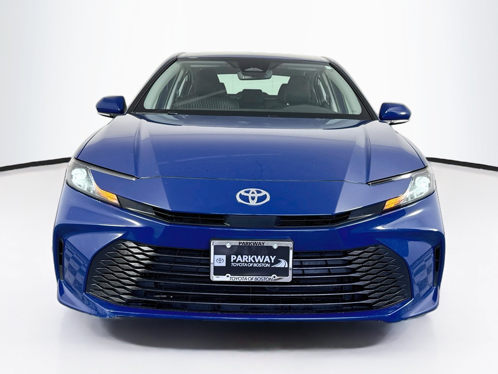 Used 2025 Toyota Camry LE w/ Convenience Package AWD/4WD image 2