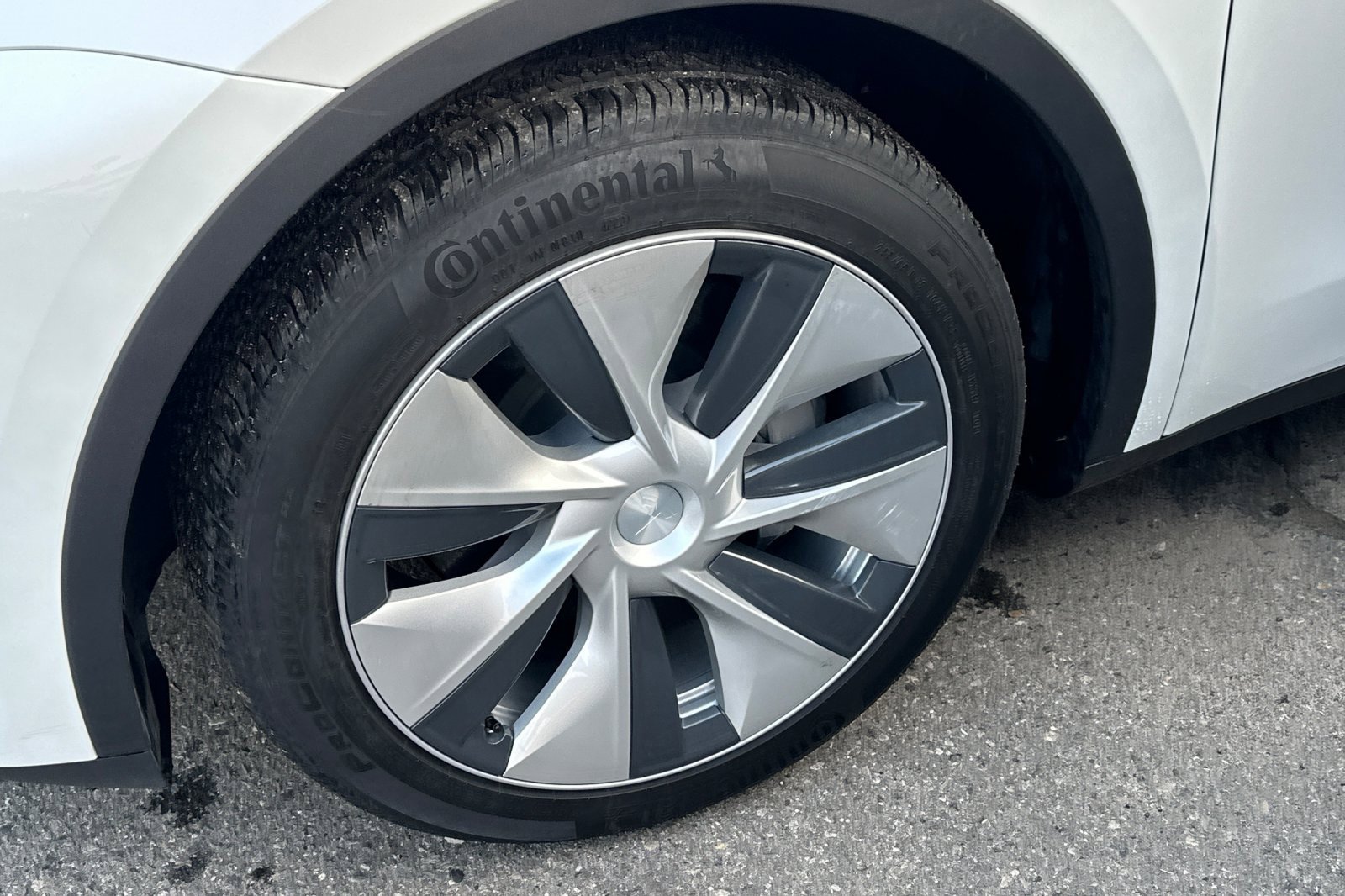 Used 2023 Tesla Model Y Long Range image 8