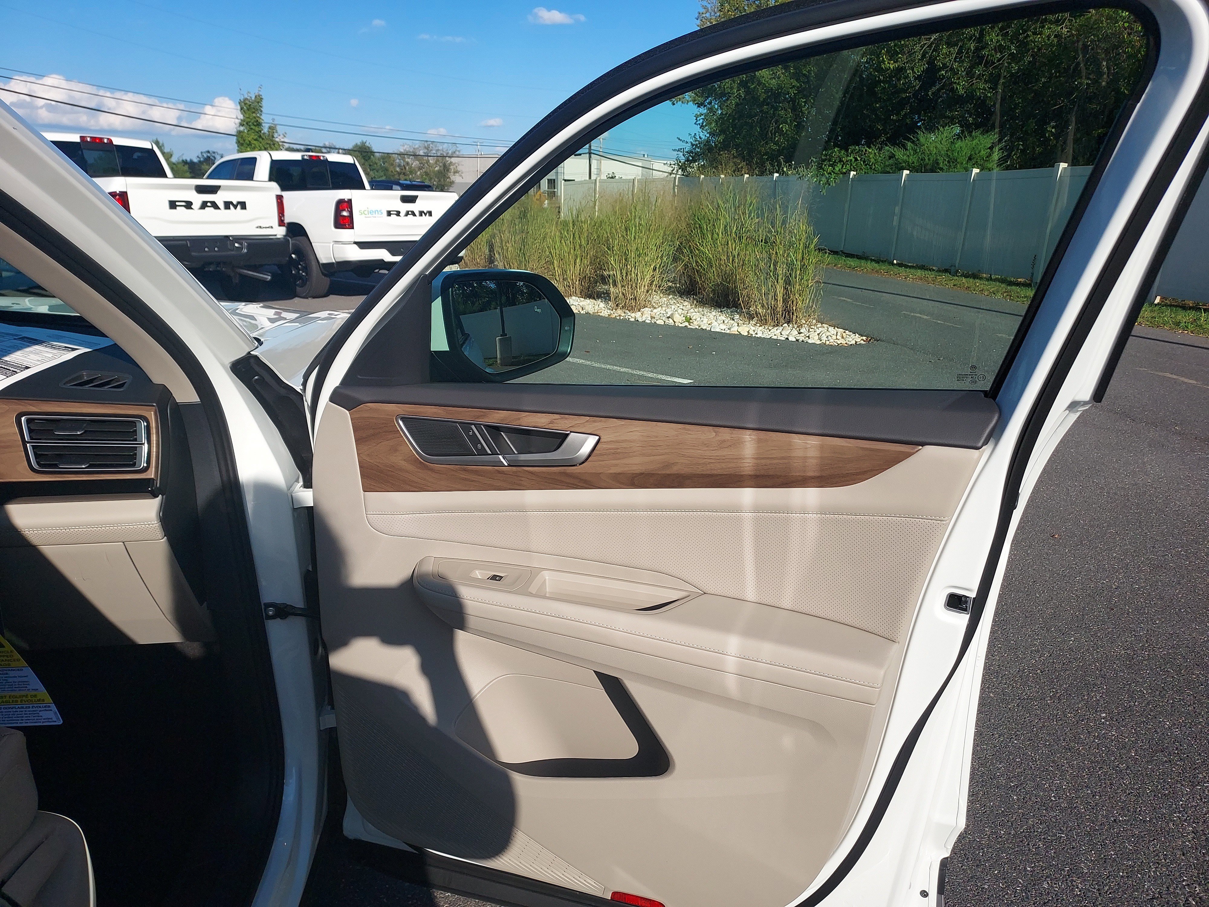 New 2026 Volkswagen Atlas SE image 23