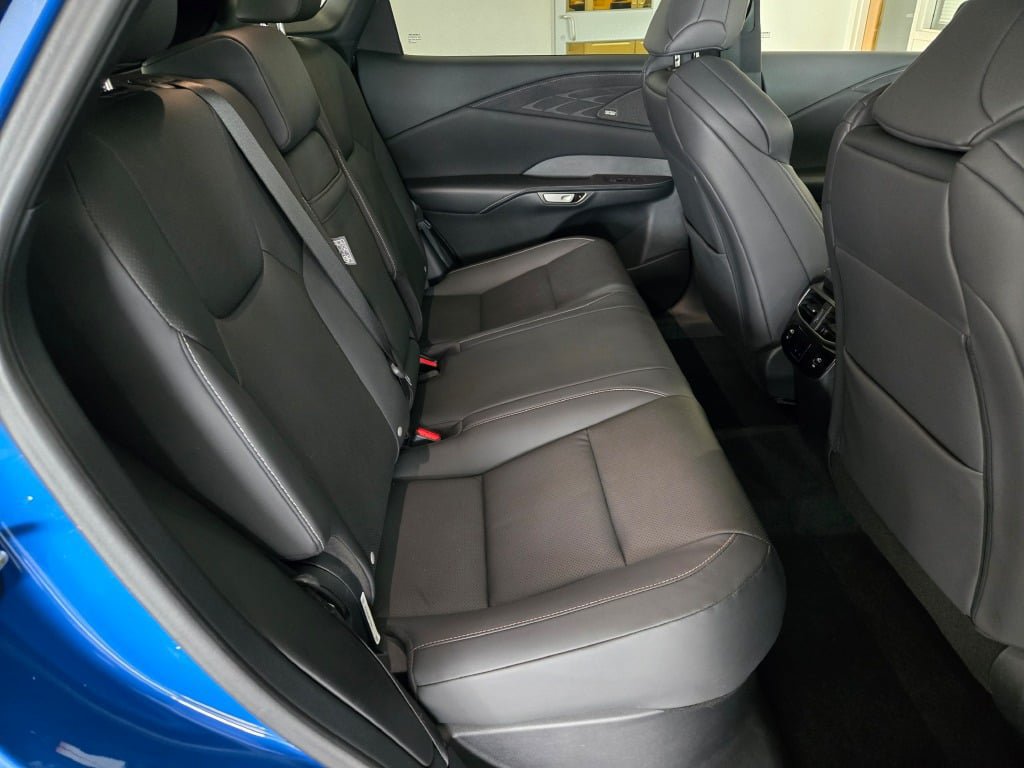 Used 2023 Lexus RX 350 F Sport w/ Cold Area Package AWD/4WD image 10