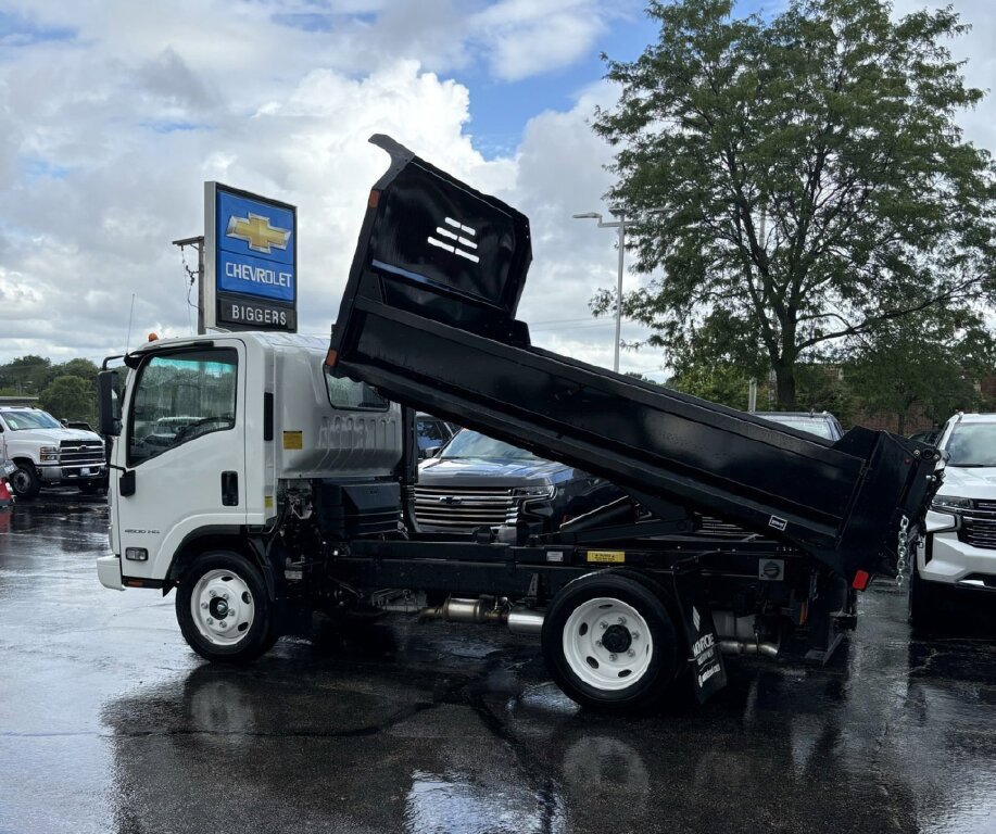 Used 2025 Chevrolet Low Cab Forward RWD image 2