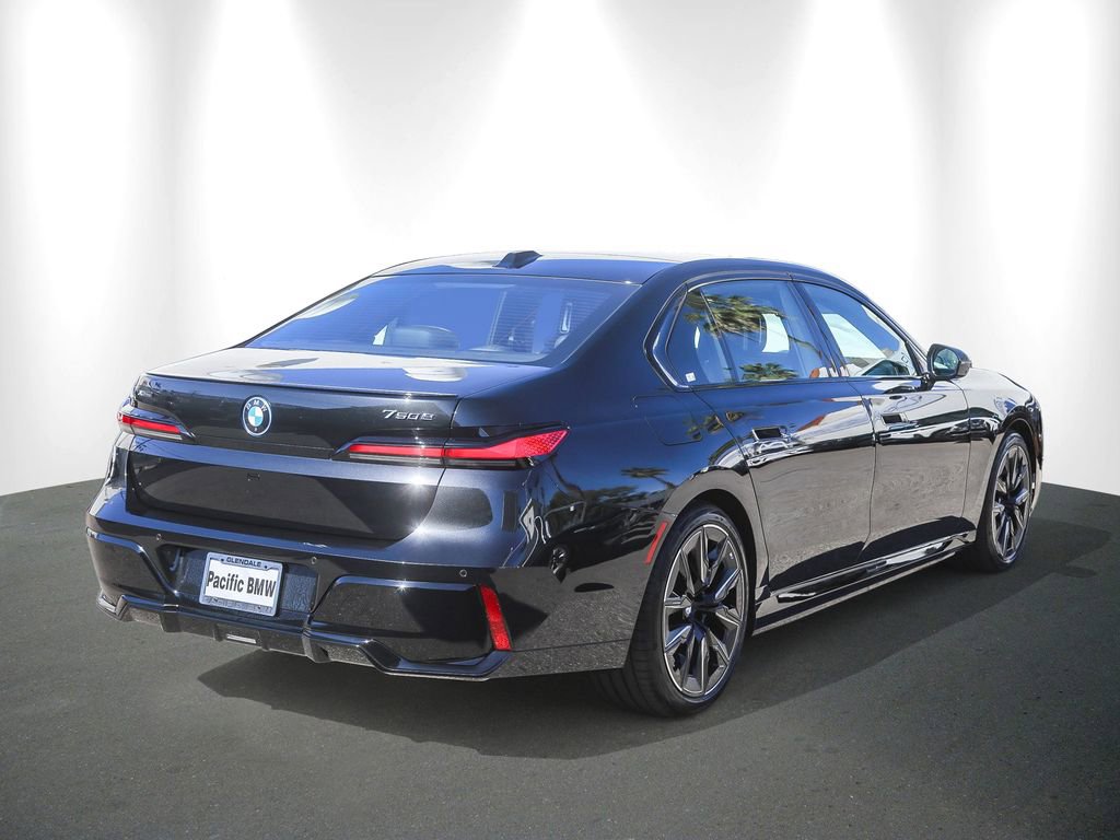 Used 2026 BMW 750e xDrive w/ Premium Package AWD/4WD image 6