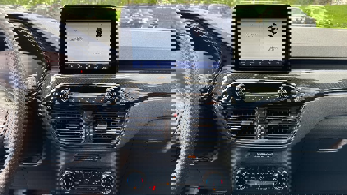 Used 2023 Ford Escape ST-Line image 13