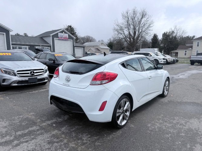 Used 2016 Hyundai Veloster w/ Option Group 02 image 5