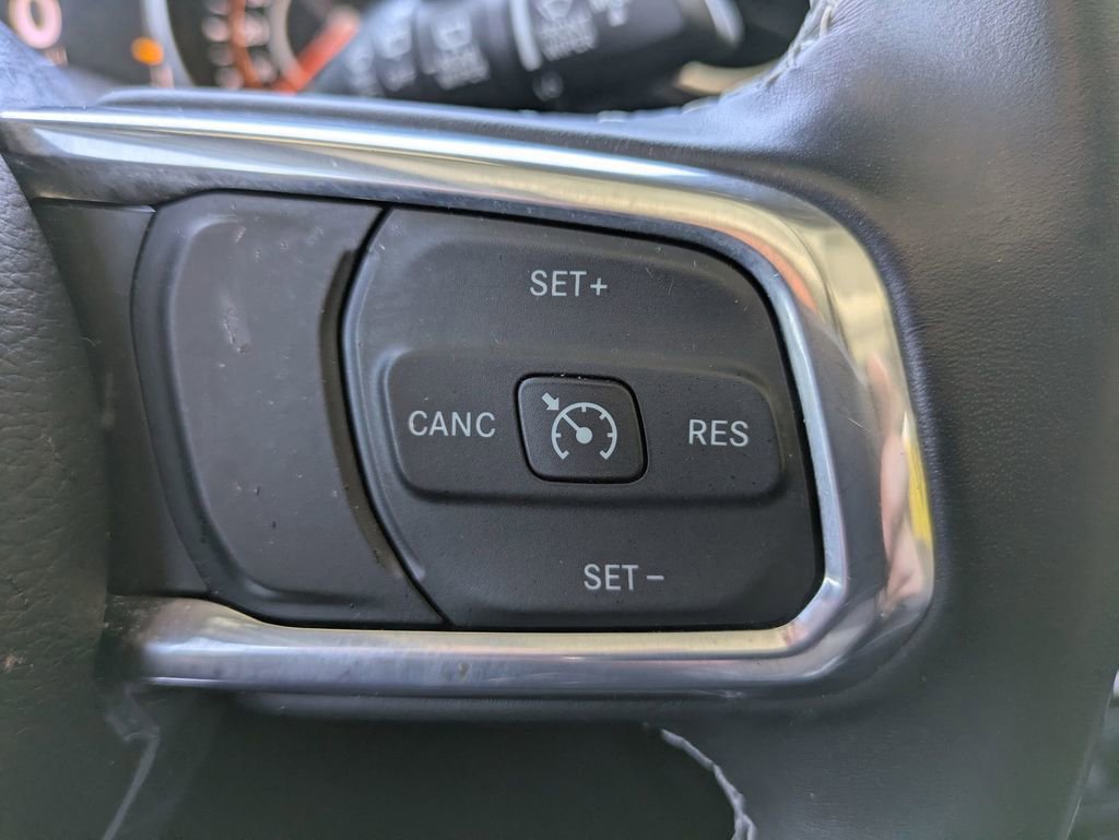 Used 2022 Jeep Wrangler Unlimited Sahara w/ LED Lighting Group AWD/4WD image 18