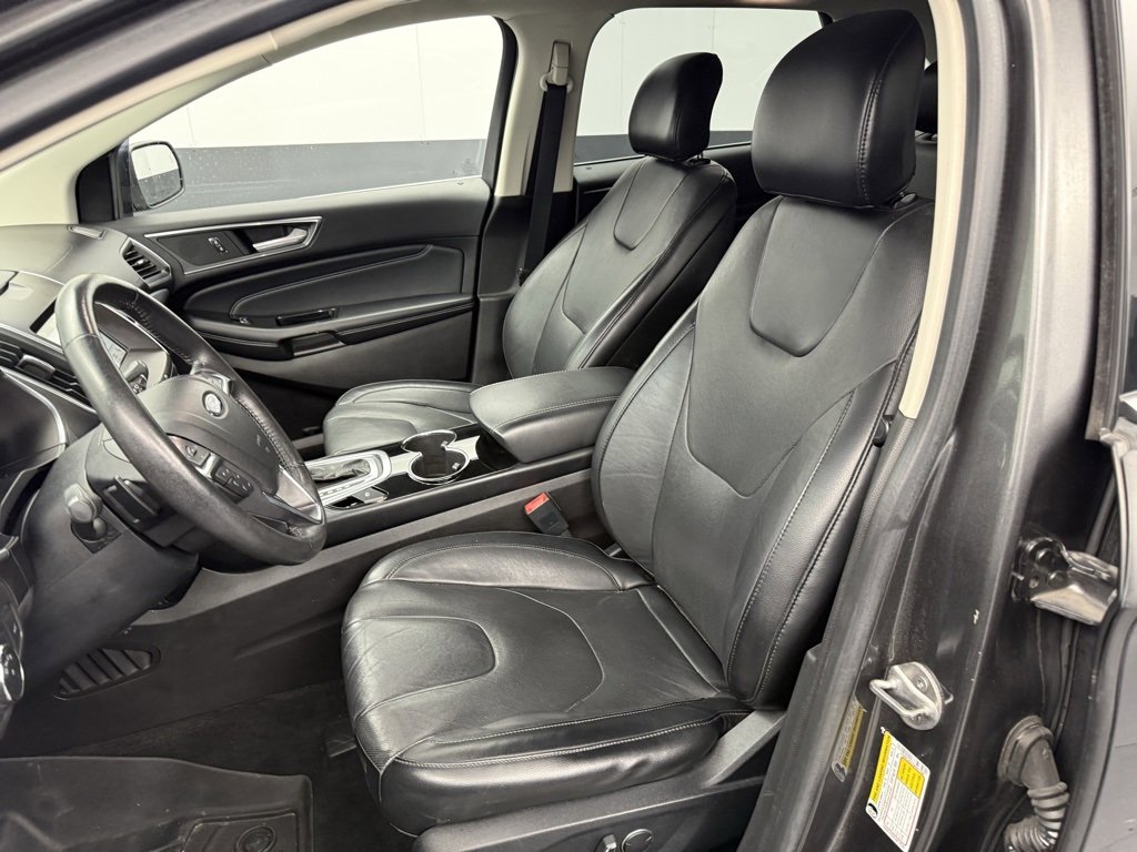 Used 2017 Ford Edge Titanium w/ Equipment Group 301A image 39